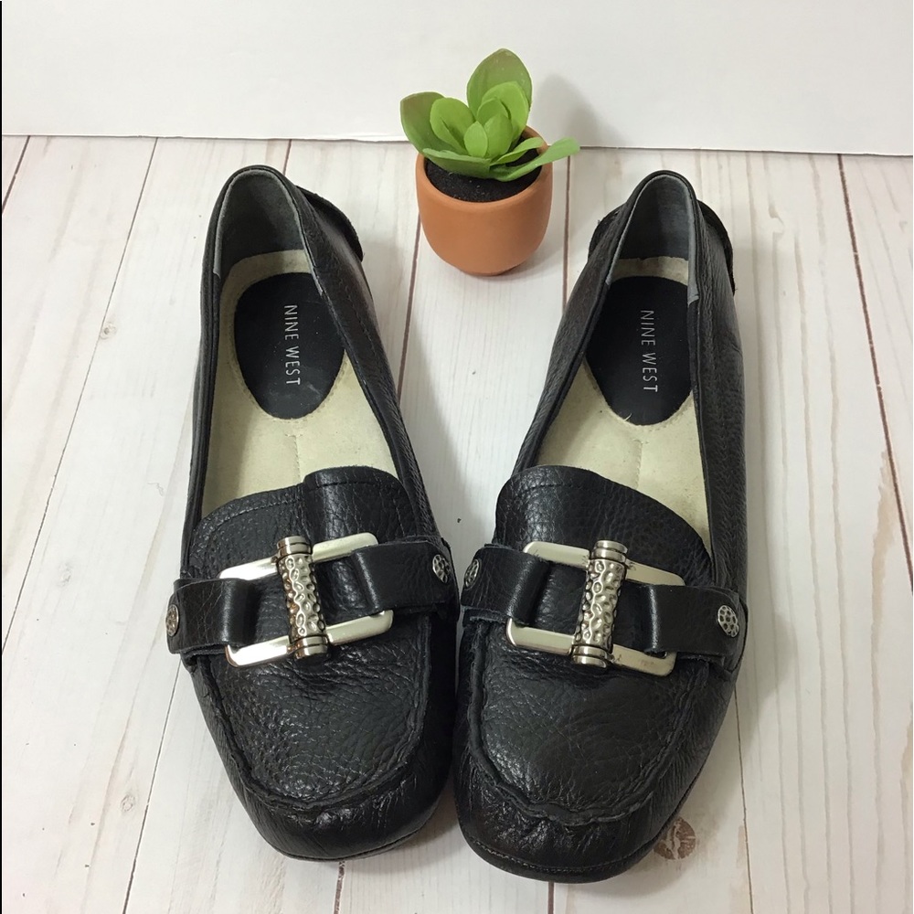 NINE WEST LEATHER FLATS